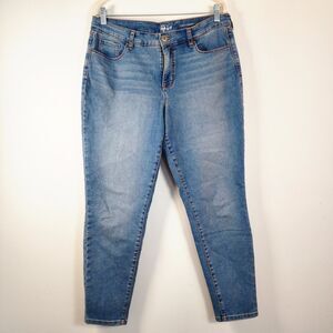 Style & Co Curvy Skinny Leg Jeans 14 Light Wash Stretch Plus Size